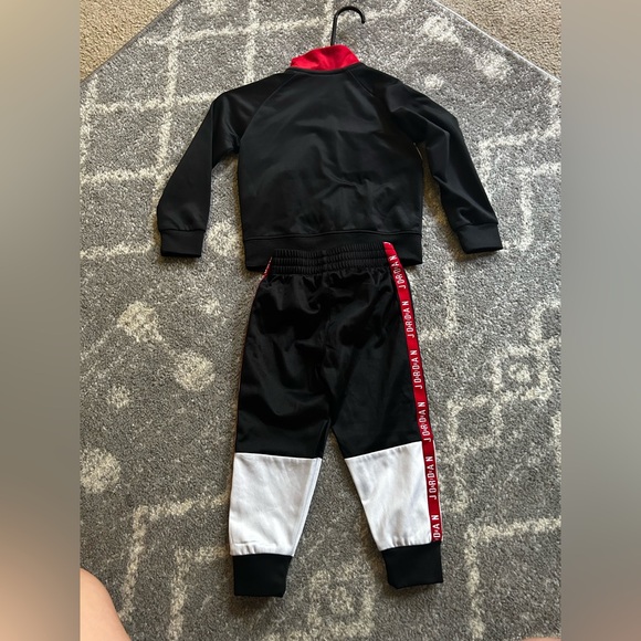 2T Jordan Kids' Red, Black, and White Jacket - Picture 4 of 4